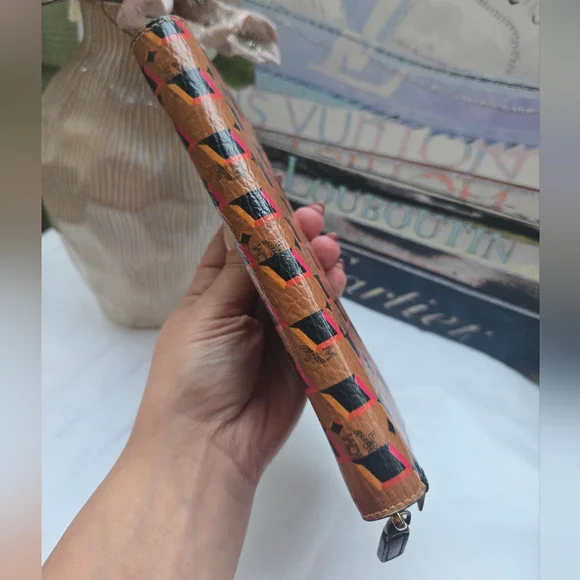 MCM Brown and Pink Visetos Diamond Ziparound Long Continental Wallet VGUC - Picture 6 of 13